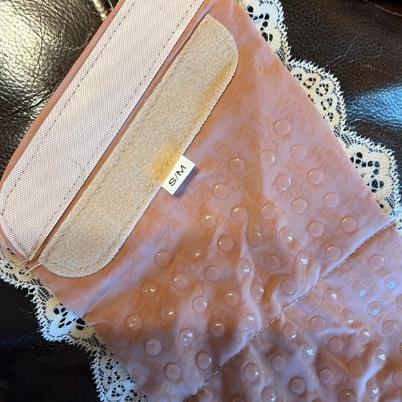 Sexy garter / hideaway purse - Picture 3 of 6